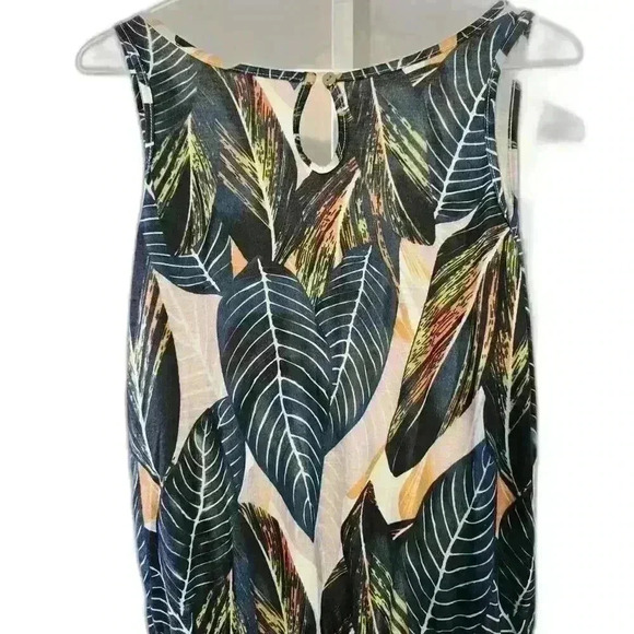 Stylish Leaf Print Jumpsuit - Perfect Summer Outfit - Picture 4 of 5